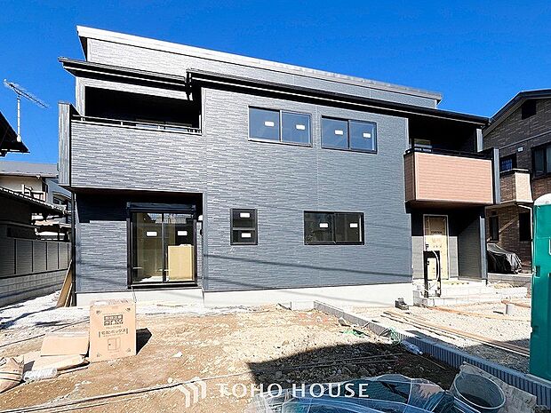 閑静な住宅街の一角、ひと時のくつろぎが生まれ、ゆっくりと愛着が育まれていきます。