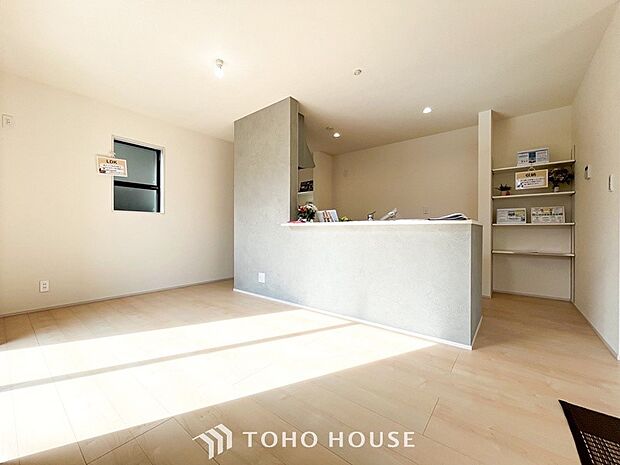 ここにはみんなが集い、食事と楽しい会話が始まるスペース。