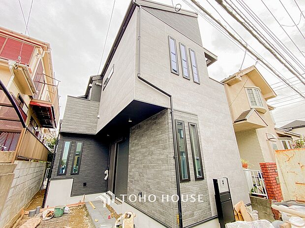 閑静な住宅街の一角、ひと時のくつろぎが生まれ、ゆっくりと愛着が育まれていきます。