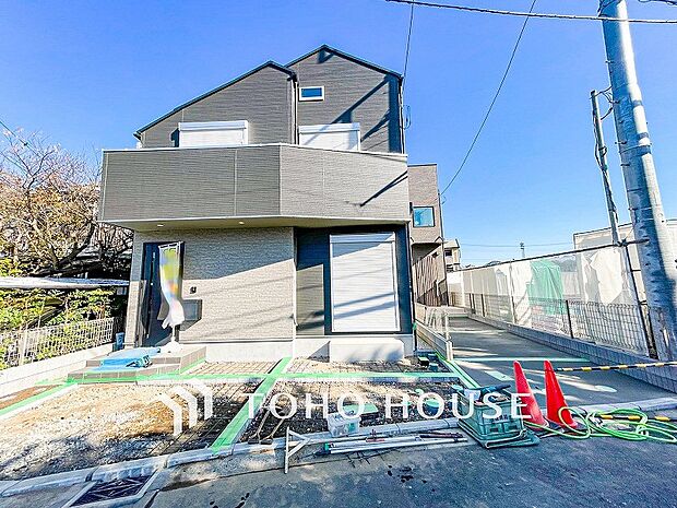 スタイリッシュなデザインが印象的な洗練された佇まい。