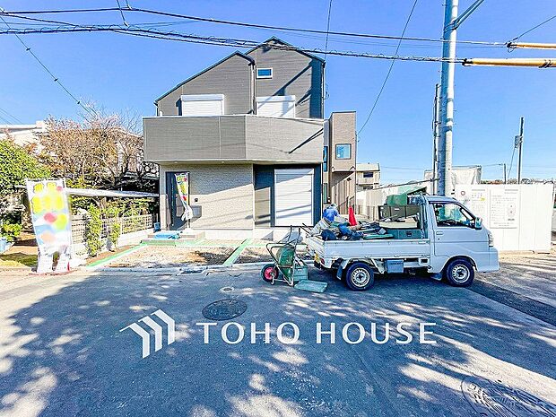 風を感じ青い空から太陽の恵みを感じる温もり溢れる佇まい。