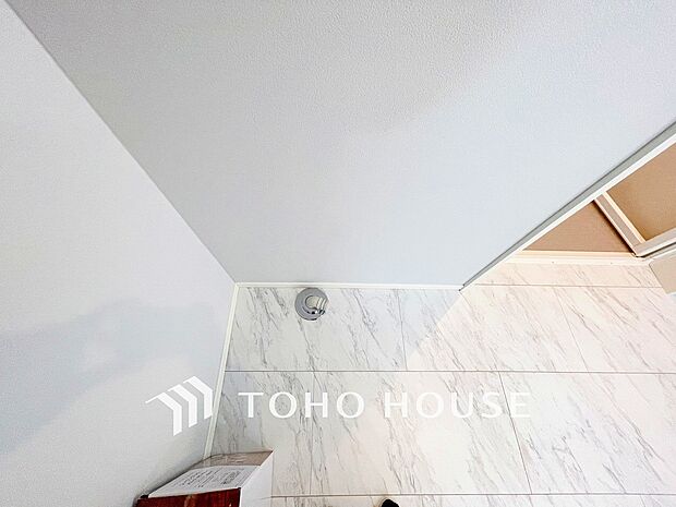 洗濯機を配置しても十分なスペースを確保しております。