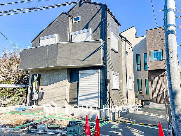 閑静な住宅街の一角、ひと時のくつろぎが生まれ、ゆっくりと愛着が育まれていきます。