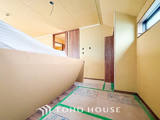 機能的で使い勝手のよさそうなキッチン。明るく清潔感があります。