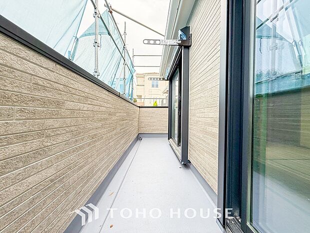 お部屋にも爽やかな風と暖かく柔らかな日差しが差し込み、毎日の暮らしを豊かに彩ります。