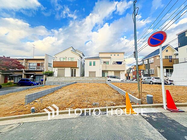 ゆったりとした駐車スペースを確保。お車を所有されない方は、自転車やバイクなどの駐輪スペースとしても。