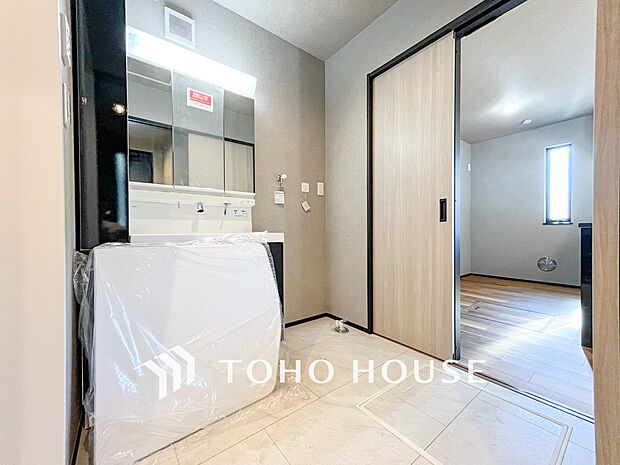 ご家族の1日が始まり、1日の終わりを締めくくる洗面空間。