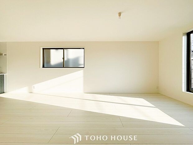 落ち着いた雰囲気に包まれた伸びやかな空間で、ゆったりと家族団らんの時間を過ごせます。