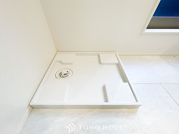 洗濯機を配置しても十分なスペースを確保しております。