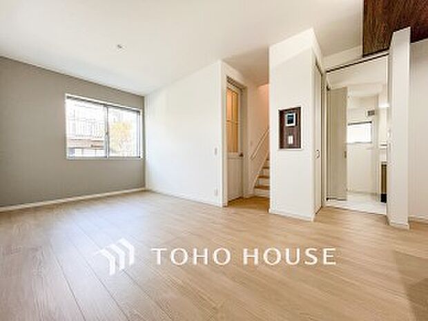 太陽の恵みを一気に受けた明るくあたたかいお住まい。吹きぬける風を感じながら爽やかで風通しの良い暮らし。