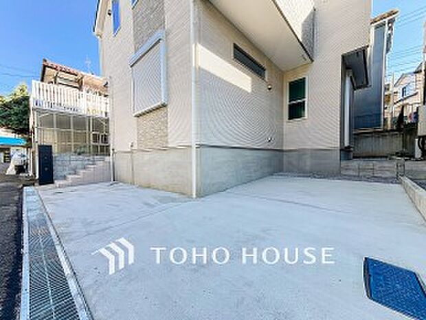 表現された空間は豊かな光と風を纏い、暮らしの時間を豊かにしてくれます。