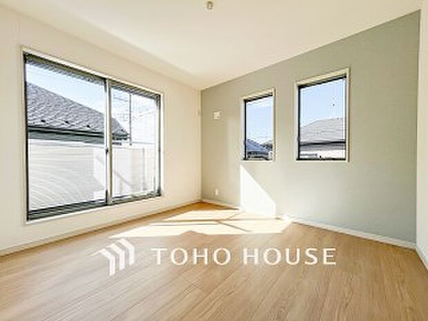 採光もアクセントの一つとして。プライベートルームにはやさしい光が射し込んでいます。