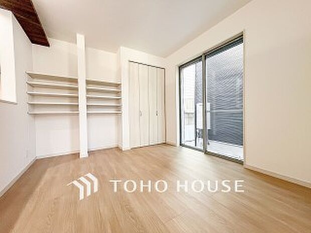 家族みんなが爽やかに健やかに過ごせるように、溢れる光をたっぷり取り込んだリビングダイニング。