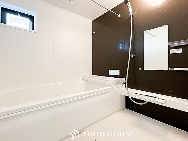 一日の疲れが癒される優雅なバスタイムを堪能できるゆとりあるバスルームです。