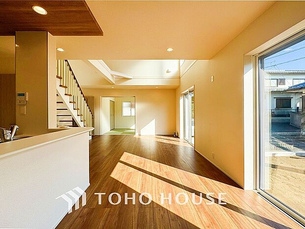 ここにはみんなが集い、食事と楽しい会話が始まるスペース。