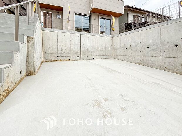 カースペースもゆとりある空間を保っています。