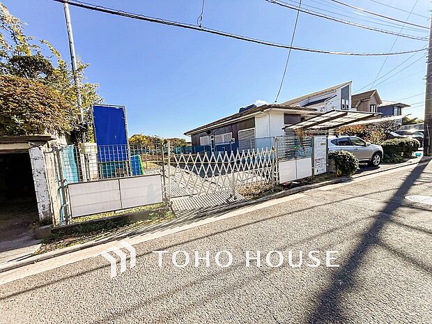 風を感じ解放感あふれる光に満ちた住まい。