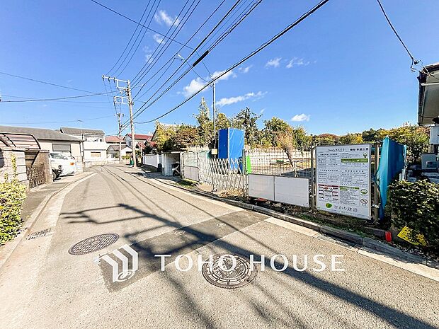 閑静な住宅街の一角、ひと時のくつろぎが生まれ、ゆっくりと愛着が育まれていきます。