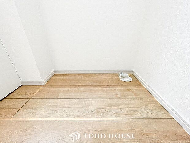 洗濯機を配置しても十分なスペースを確保しております。