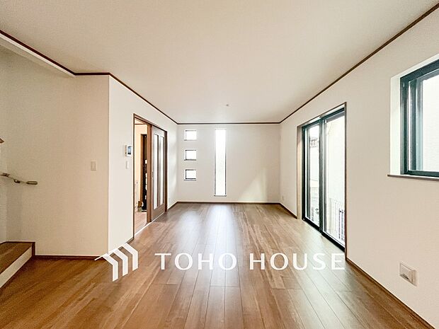 落ち着いた雰囲気に包まれた伸びやかな空間で、ゆったりと家族団らんの時間を過ごせます。