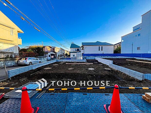 風を感じ青い空から太陽の恵みを感じる温もり溢れる佇まい。