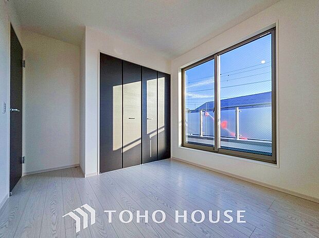 1日の疲れを癒し、心地よく寛げるようゆったりとした広さを確保しています。