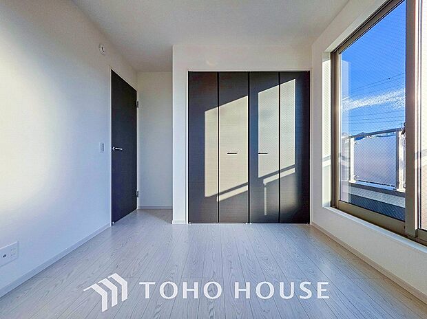 通風・採光にも優れ、心地よい光と風があふれています。