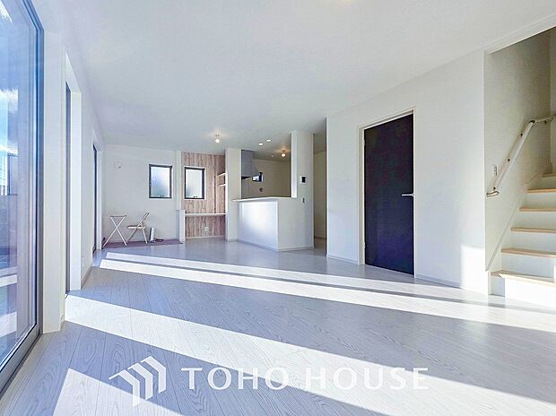 空気感という居心地の良いBGMは、暮らしのステージを彩り、心のやすらぎと満足感を与えてくれます。