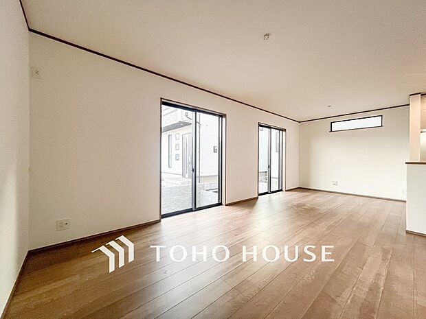 開放感あるリビングダイニング。ご家族とのんびりしたひと時を過ごせますね。