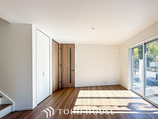 落ち着いた雰囲気に包まれた伸びやかな空間で、ゆったりと家族団らんの時間を過ごせます。