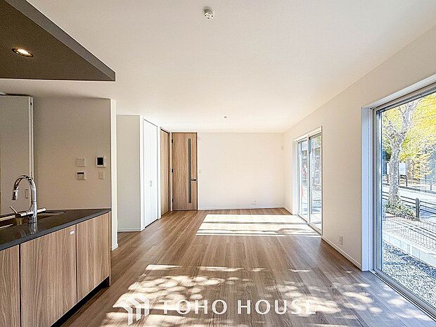 空気感という居心地の良いBGMは、暮らしのステージを彩り、心のやすらぎと満足感を与えてくれます。