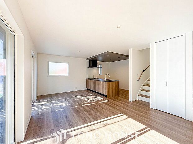 ここにはみんなが集い、食事と楽しい会話が始まるスペース。