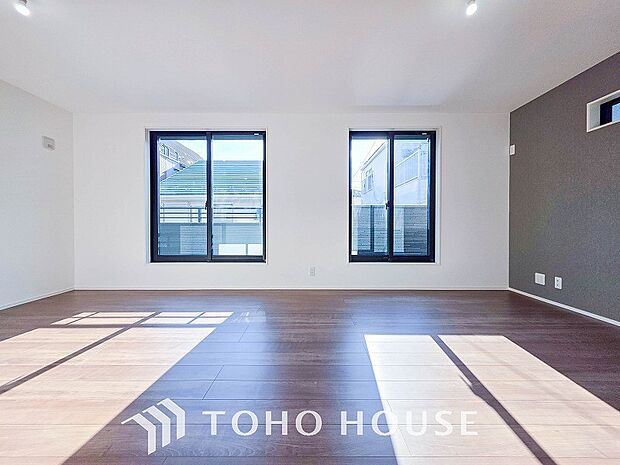 落ち着いた雰囲気に包まれた伸びやかな空間で、ゆったりと家族団らんの時間を過ごせます。