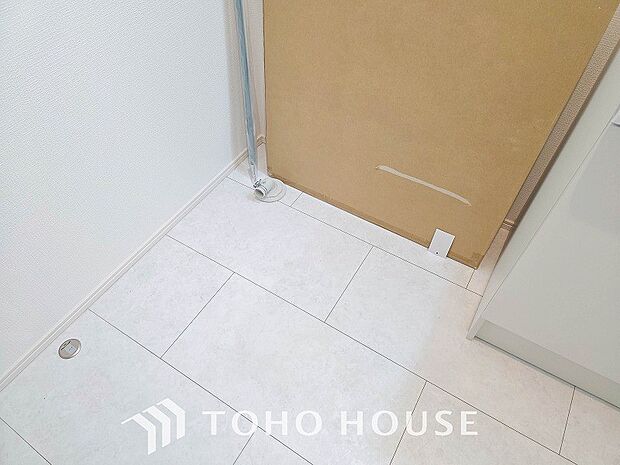 洗濯機を配置しても十分なスペースを確保しております。