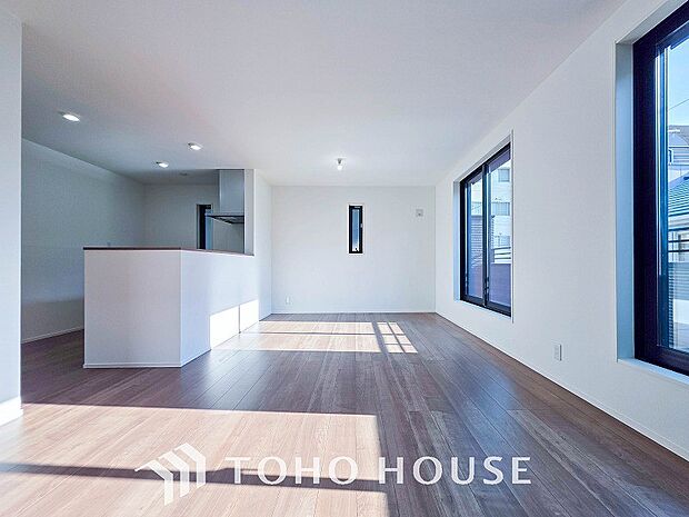 空気感という居心地の良いBGMは、暮らしのステージを彩り、心のやすらぎと満足感を与えてくれます。