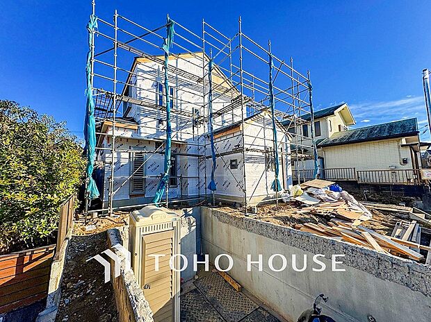 表現された空間は豊かな光と風を纏い、暮らしの時間を豊かにしてくれます。