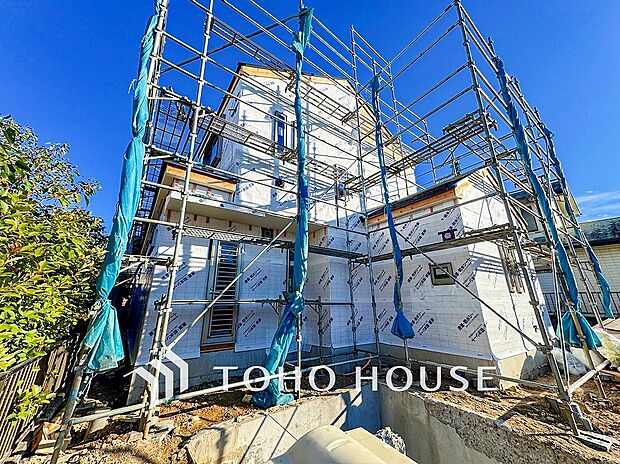 閑静な住宅街の一角、ひと時のくつろぎが生まれ、ゆっくりと愛着が育まれていきます。