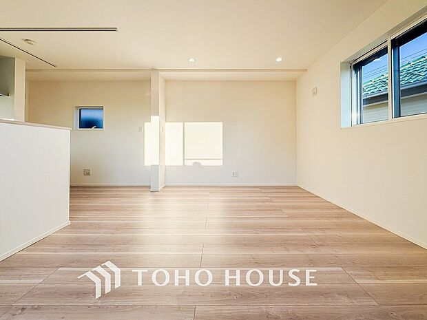 落ち着いた雰囲気に包まれた伸びやかな空間で、ゆったりと家族団らんの時間を過ごせます。