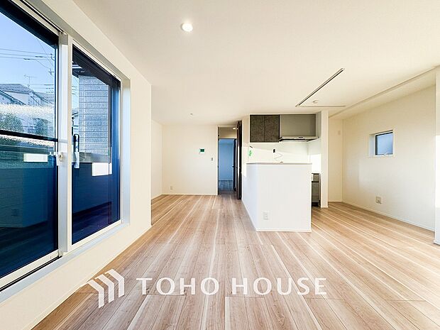 開放感あるリビングダイニング。ご家族とのんびりしたひと時を過ごせますね。