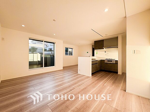 空気感という居心地の良いBGMは、暮らしのステージを彩り、心のやすらぎと満足感を与えてくれます。