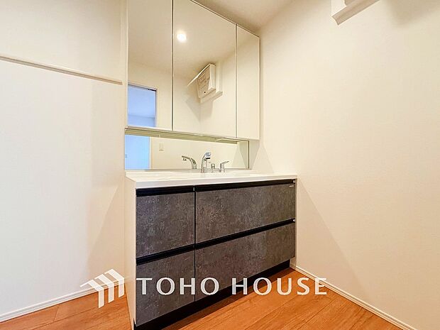 洗面台・洗面所洗面ボウルとカウンターが一体となり、お掃除しやすい洗面化粧台。