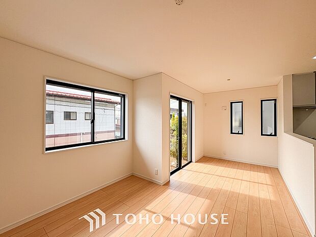 落ち着いた雰囲気に包まれた伸びやかな空間で、ゆったりと家族団らんの時間を過ごせます。