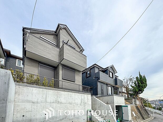 表現された空間は豊かな光と風を纏い、暮らしの時間を豊かにしてくれます。