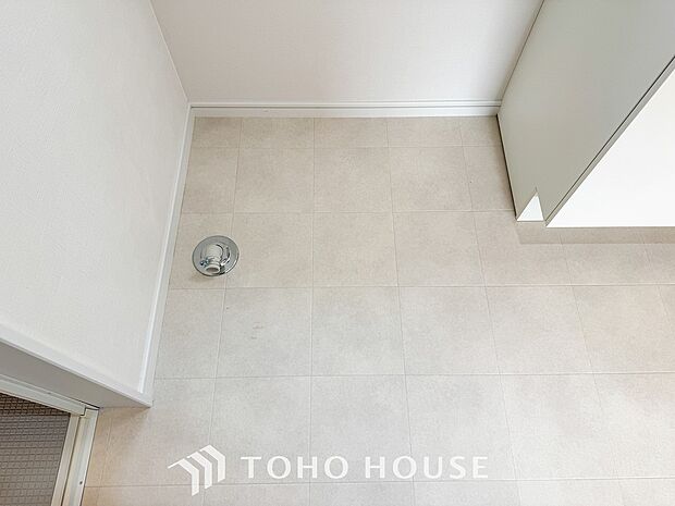 洗濯機を配置しても十分なスペースを確保しております。