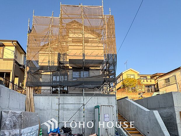 時代の流れに惑わされないシックなカラートーンで街並みに溶け込む外観。