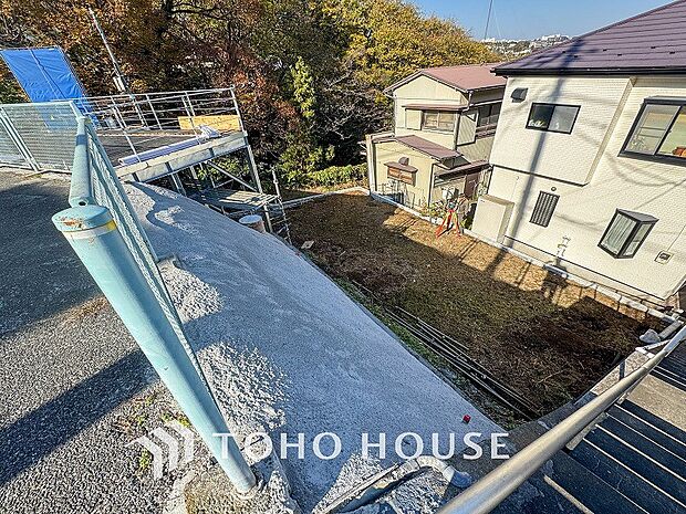 閑静な住宅街の陽当りに恵まれた土地で寛ぎに満ちた生活を。