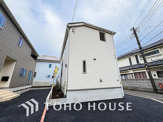 表現された空間は豊かな光と風を纏い、暮らしの時間を豊かにしてくれます。