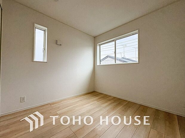 やわらかな陽射しがふりそそぎ、ゆったりした時間が流れる室内。