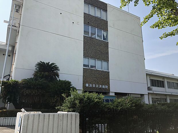 地域に根付く大型総合病院。初診の際にはかかりつけ医からの紹介状があるとスムーズに診察できます。