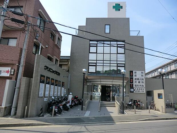 眼科、歯科、皮膚科、産婦人科、耳鼻咽喉科、泌尿器科・内科、整形外科が1ヵ所に揃う医療モール。